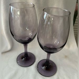 2 purple wine glasses/goblets. Gorgeous.